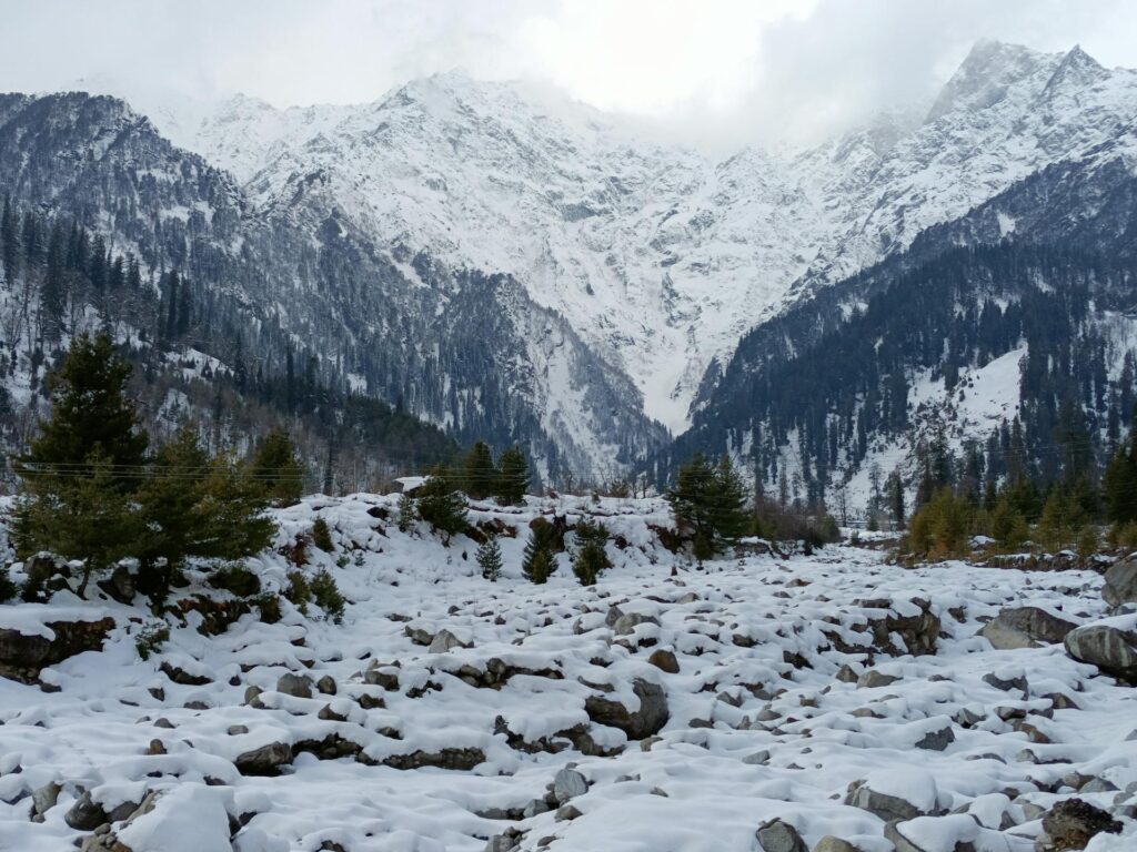 Cheapest Way to Travel from Delhi to Manali in Winter
